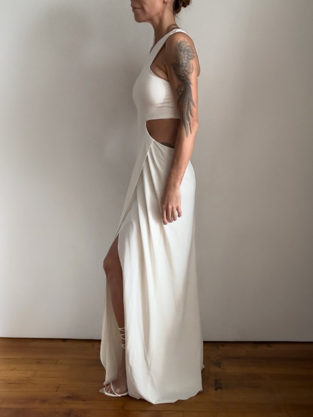 Halston Heritage Ivory Cutout Crepe Gown Size 4 - Picture 10 of 13